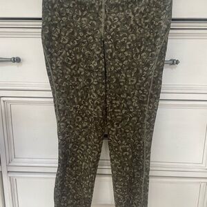 Green Camouflage Leggings